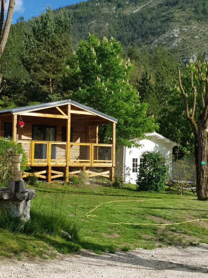 Camping Calme Et Nature Castellane Exterior photo