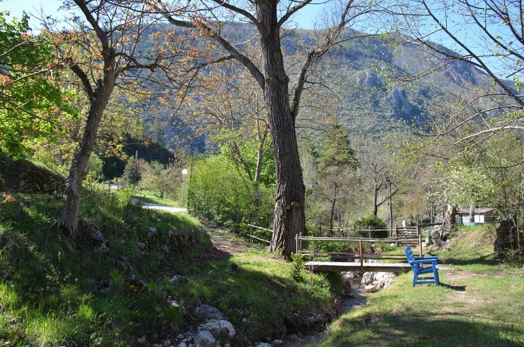 Camping Calme Et Nature Hotel Castellane Exterior photo