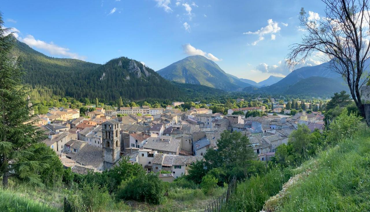 Camping Calme Et Nature Castellane Exterior photo