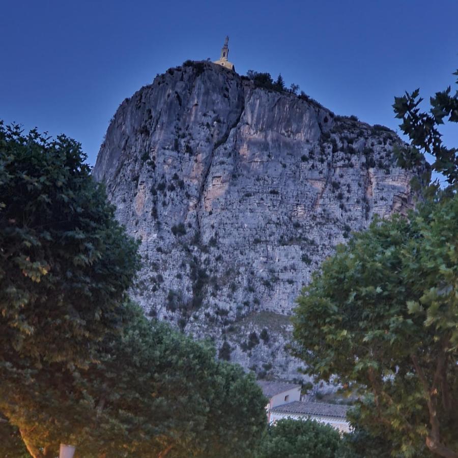 Camping Calme Et Nature Castellane Exterior photo