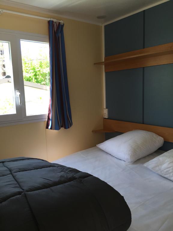 Camping Calme Et Nature Castellane Exterior photo