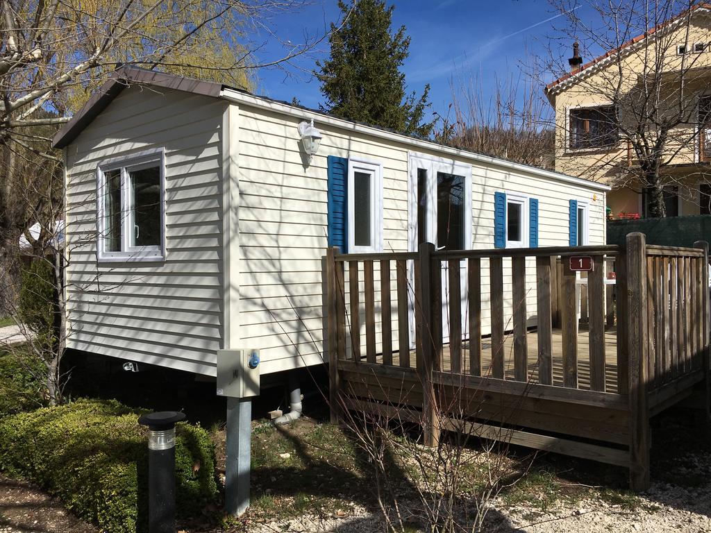 Camping Calme Et Nature Castellane Exterior photo