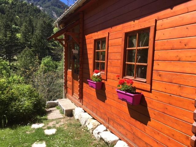 Camping Calme Et Nature Castellane Exterior photo